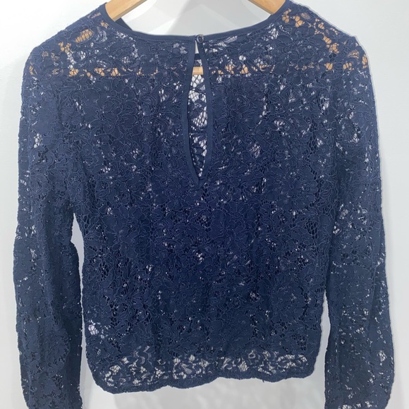 Dynamite Lace Blouse - Picture 2 of 3